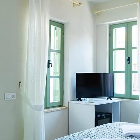 Ξενοδοχείο Rain And Food