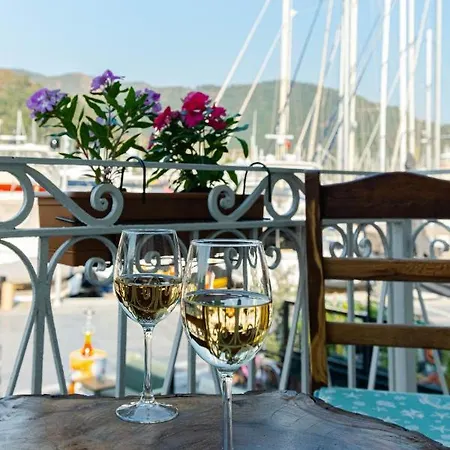 Ξενοδοχείο Rain And Food 3*