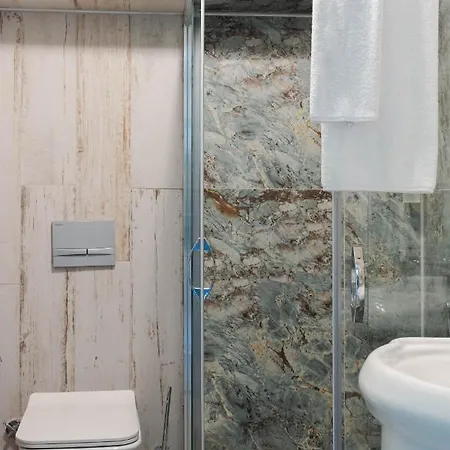 Ξενοδοχείο Rain And Food Μαρμαρίς