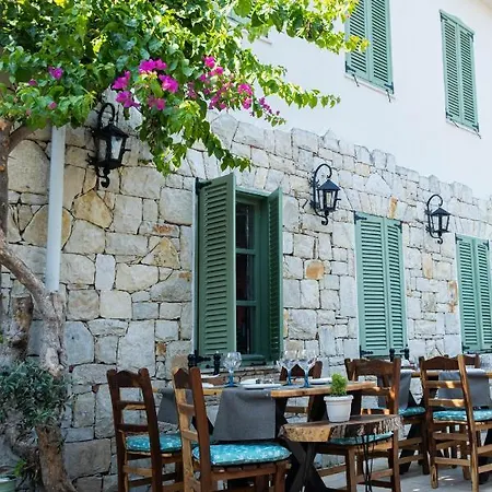 Ξενοδοχείο Rain And Food 3*